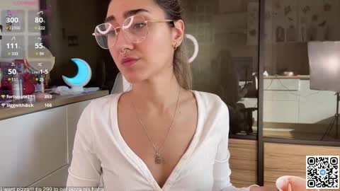 Snapshot of museleks chatting on 02-17-25, 11:13 Aleksa online show from 02-17-25, 11:13
