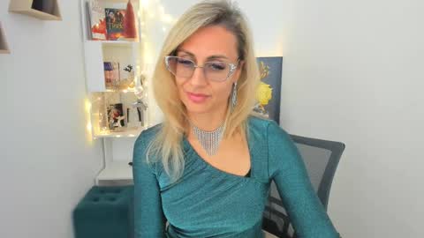 Diana online show from 12-14-24, 11:39