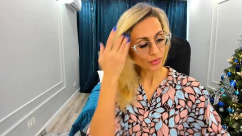 Diana online show from 12-15-24, 11:23