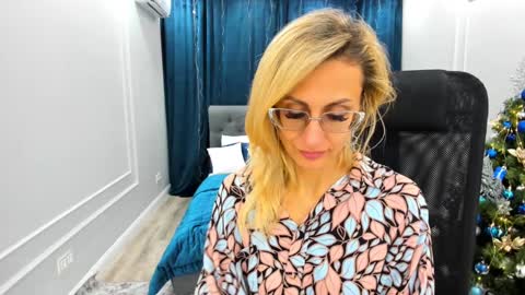 Diana online show from 12-15-24, 02:27