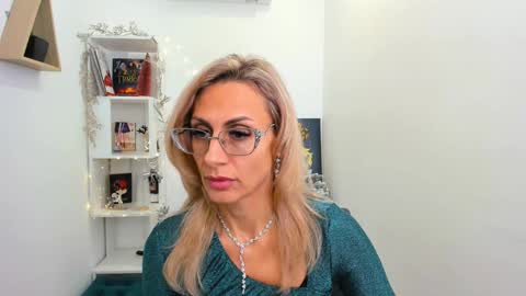 Diana online show from 12-27-24, 10:55