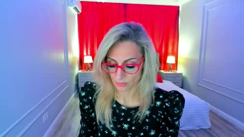 Diana online show from 04-10-26, 12:21