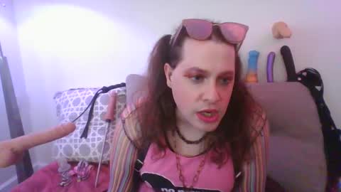 Snapshot of mxsissycharlotte chatting on 09-12-25, 02:11 Mx Charlotte online show from 09-12-25, 02:11