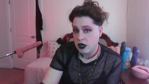 Snapshot of mxsissycharlotte chatting on 09-25-25, 05:16 Mx Charlotte online show from 09-25-25, 05:16