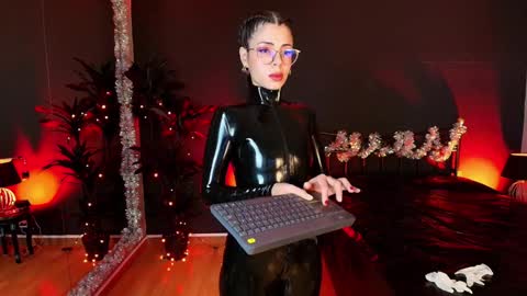 Maite online show from 12-14-24, 11:18