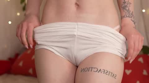 Snapshot of my_stella_ chatting on 11-30-25, 05:39 STELLA online show from 11-30-25, 05:39