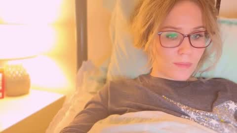 Snapshot of myassistant chatting on 12-24-24, 11:33 Mya-be Yours P online show from 12-24-24, 11:33