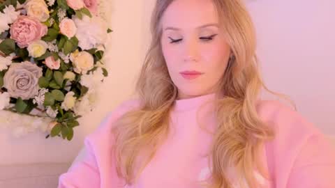 Snapshot of myassistant chatting on 12-29-24, 04:19 Mya-be Yours P online show from 12-29-24, 04:19