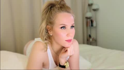 Snapshot of myassistant chatting on 02-17-25, 09:30 Mya-be Yours P online show from 02-17-25, 09:30