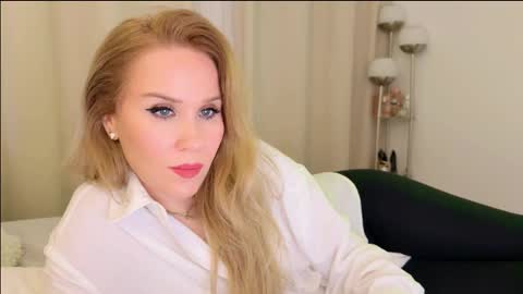 Snapshot of myassistant chatting on 02-22-25, 12:49 Mya-be Yours P online show from 02-22-25, 12:49