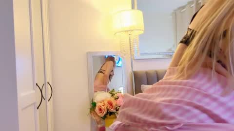 Snapshot of myassistant chatting on 03-02-25, 12:31 Mya-be Yours P online show from 03-02-25, 12:31