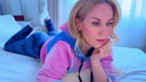 Snapshot of myassistant chatting on 09-09-25, 03:33 Mya-be Yours P online show from 09-09-25, 03:33