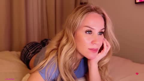 Snapshot of myassistant chatting on 10-11-25, 11:47 Mya-be Yours P online show from 10-11-25, 11:47