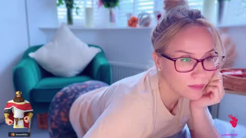 Snapshot of myassistant chatting on 10-23-25, 04:17 Mya-be Yours P online show from 10-23-25, 04:17