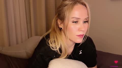 Snapshot of myassistant chatting on 11-14-25, 09:24 Mya-be Yours P online show from 11-14-25, 09:24