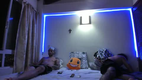 Snapshot of mybmx chatting on 09-25-25, 01:09 JUAN TORRES CREATURE online show from 09-25-25, 01:09