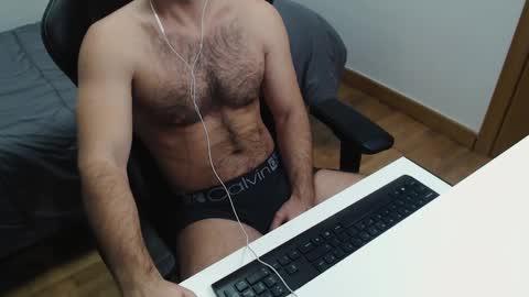 Snapshot of myhairymacho chatting on 01-07-25, 04:39 Juan  OF  myhairymacho online show from 01-07-25, 04:39