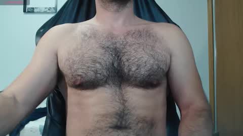 Snapshot of myhairymacho chatting on 10-16-25, 12:11 Juan  OF  myhairymacho online show from 10-16-25, 12:11