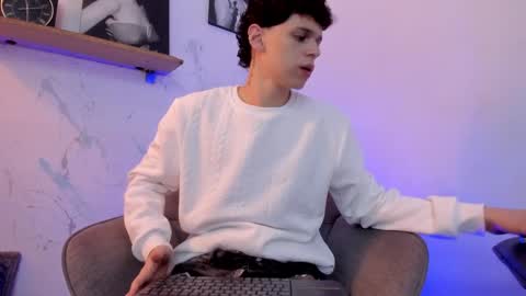 Mykel   online show from 10-12-25, 02:05