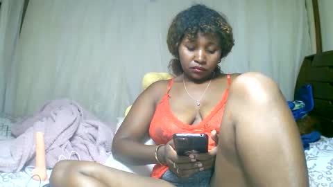 Snapshot of mylindasweet chatting on 01-11-25, 07:17 linda online show from 01-11-25, 07:17