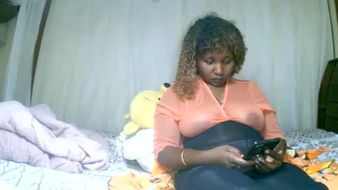 Snapshot of mylindasweet chatting on 01-13-25, 04:41 linda online show from 01-13-25, 04:41