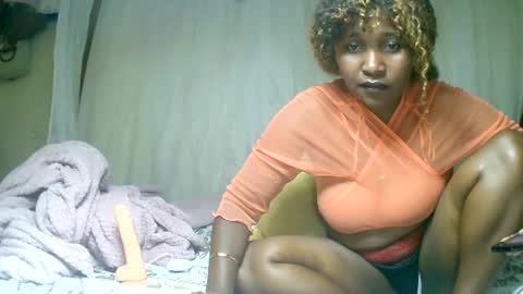 Snapshot of mylindasweet chatting on 01-15-25, 11:21 linda online show from 01-15-25, 11:21