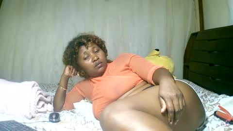 Snapshot of mylindasweet chatting on 01-15-25, 08:26 linda online show from 01-15-25, 08:26