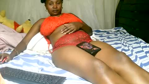 Snapshot of mylindasweet chatting on 01-18-25, 11:00 linda online show from 01-18-25, 11:00