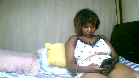Snapshot of mylindasweet chatting on 01-23-25, 10:01 linda online show from 01-23-25, 10:01