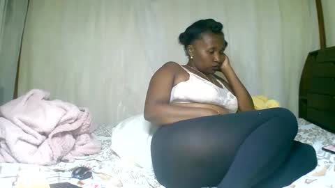 Snapshot of mylindasweet chatting on 02-08-25, 05:50 linda online show from 02-08-25, 05:50