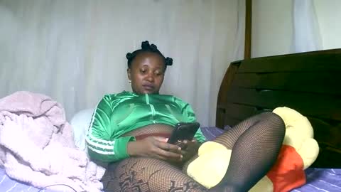 Snapshot of mylindasweet chatting on 02-15-25, 04:23 linda online show from 02-15-25, 04:23