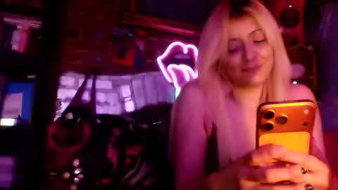 Snapshot of myluckyfuck chatting on 10-19-25, 01:23 myluckyfuck online show from 10-19-25, 01:23