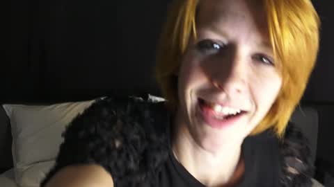 Snapshot of mymiesexy chatting on 03-02-25, 09:43 mymiesexy online show from 03-02-25, 09:43