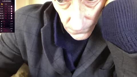Bi sexy guy lovense hush is on private is open or password show tip if you like. online show from 12-02-24, 09:02