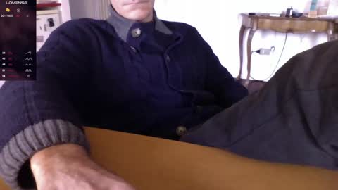 Bi sexy guy lovense hush is on private is open or password show tip if you like. online show from 12-15-24, 08:30