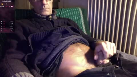 Bi sexy guy lovense hush is on private is open or password show tip if you like. online show from 12-24-24, 05:02