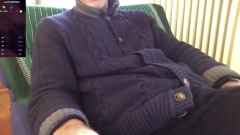 Bi sexy guy lovense hush is on private is open or password show tip if you like. online show from 12-26-24, 10:59