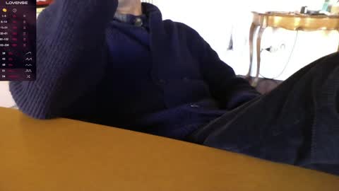 Bi sexy guy lovense hush is on private is open or password show tip if you like. online show from 12-30-24, 07:48