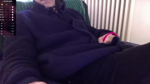 Bi sexy guy lovense hush is on private is open or password show tip if you like. online show from 12-30-24, 11:26