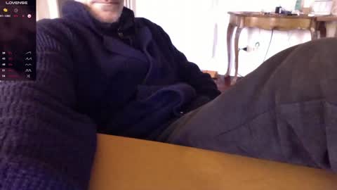 Bi sexy guy lovense hush is on private is open or password show tip if you like. online show from 01-02-25, 07:44