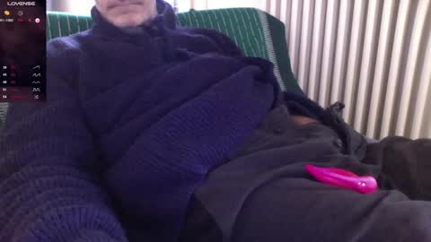 Bi sexy guy lovense hush is on private is open or password show tip if you like. online show from 01-02-25, 11:52