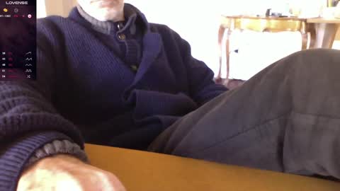 Bi sexy guy lovense hush is on private is open or password show tip if you like. online show from 01-03-25, 08:32