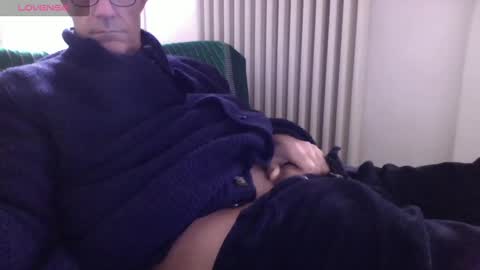 Bi sexy guy lovense hush is on private is open or password show tip if you like. online show from 01-16-25, 11:58