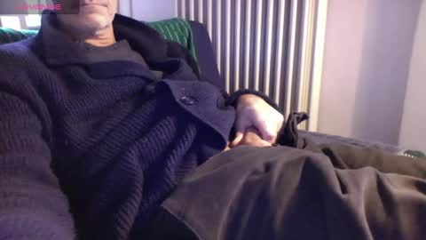 Bi sexy guy lovense hush is on private is open or password show tip if you like. online show from 01-20-25, 01:21