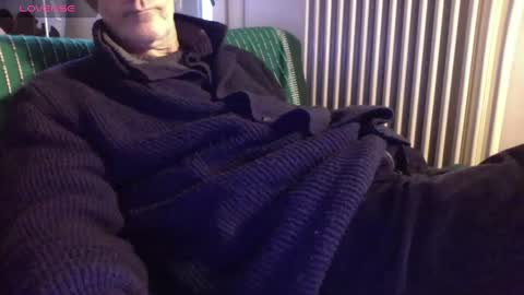 Bi sexy guy lovense hush is on private is open or password show tip if you like. online show from 02-25-25, 12:24
