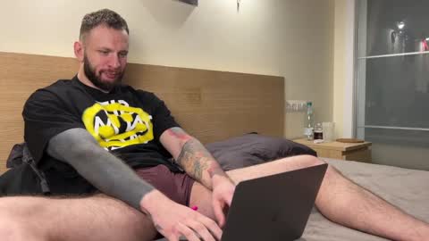 Snapshot of mynameismartin chatting on 01-20-25, 01:21 mynameismartin online show from 01-20-25, 01:21