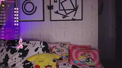 mynameisnikki_ online show from 09-15-25, 05:07