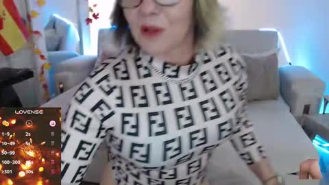 Snapshot of myrnasexxx chatting on 01-20-25, 10:37 Myrna Sessions online show from 01-20-25, 10:37