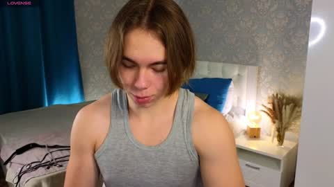 Snapshot of myshkek chatting on 12-13-24, 06:38 Mickey online show from 12-13-24, 06:38