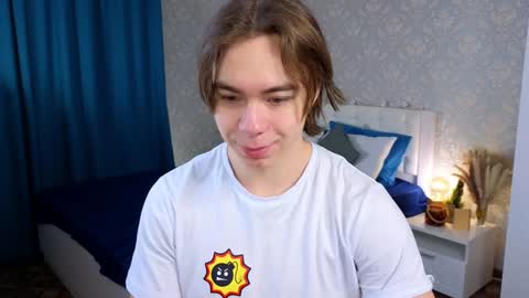 Snapshot of myshkek chatting on 01-26-25, 01:20 Mickey online show from 01-26-25, 01:20